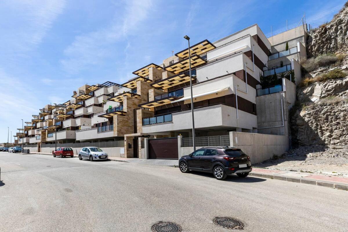 Luxury Designer Apartment - Unbeatable Sea Views Агилас Экстерьер фото